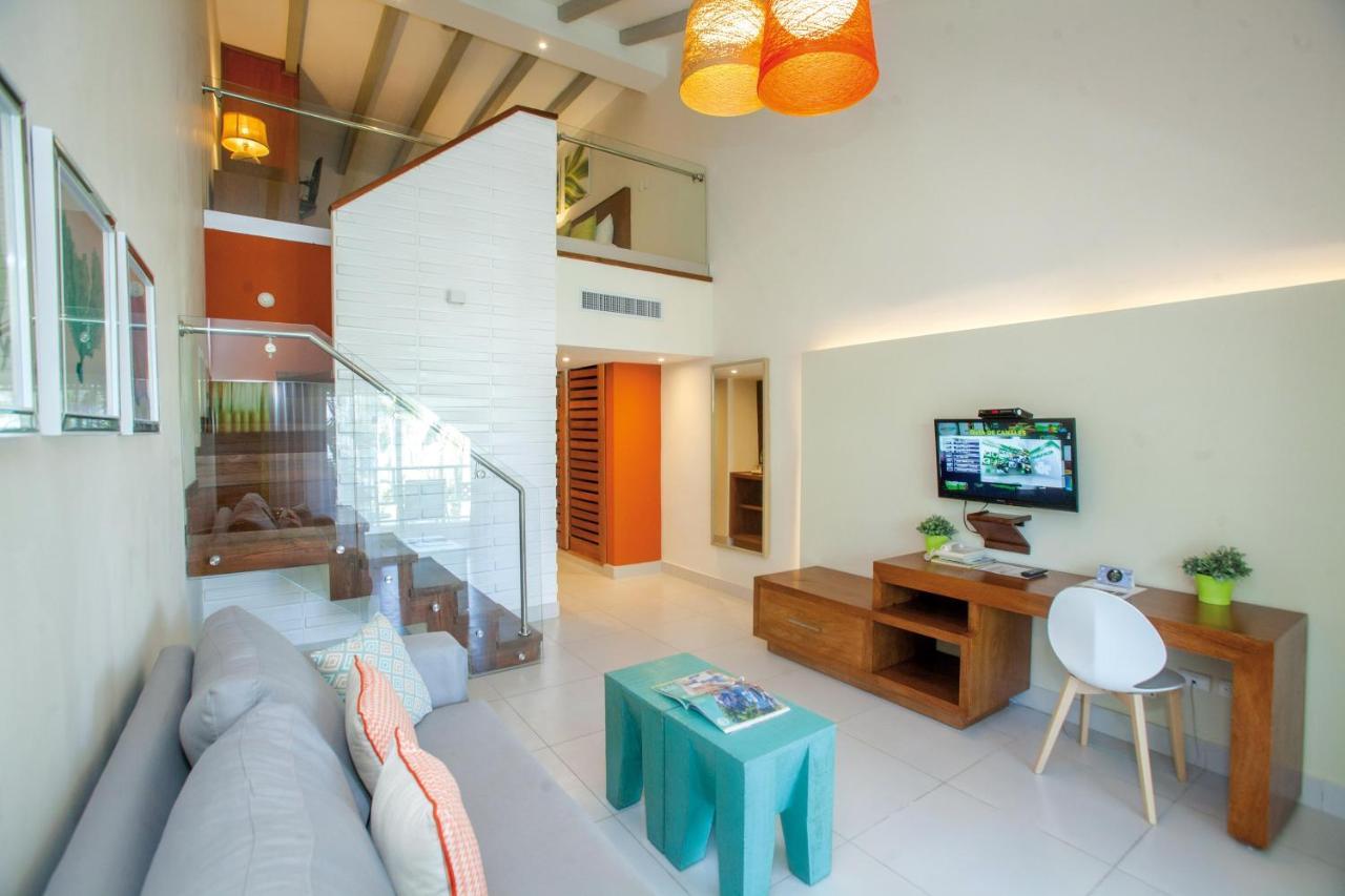 Family Room,1498718851:JPEG